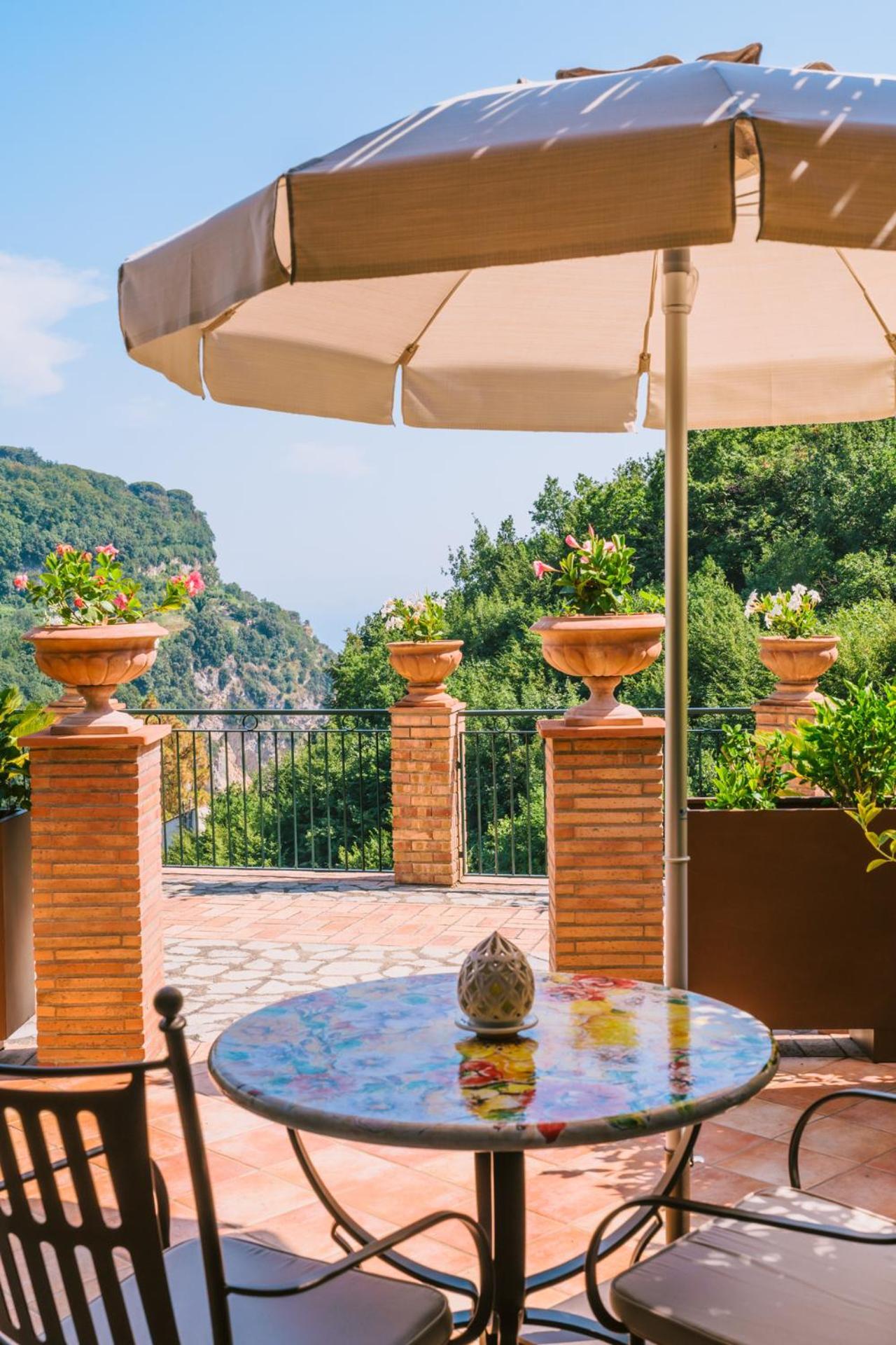 Villa Sant'Alfonso Scala Exterior foto